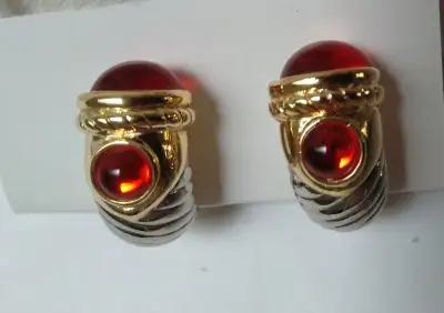 Vintage Clip 2-tonne Earrings with Red cabs, View more