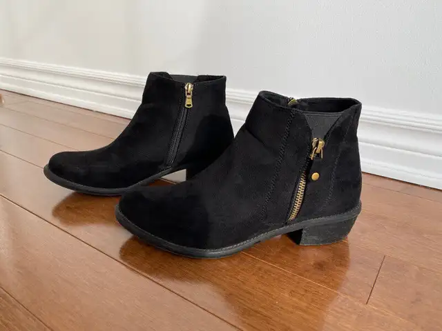 Women's Black Vegan Suede-Lined Boots Size 9