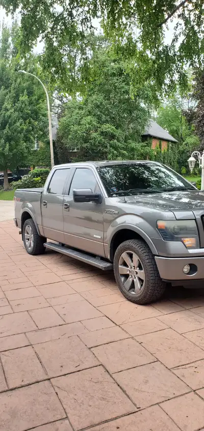 2014 Ford F150 Lariet, service records available, rust proofing done annually,, Exterior and interio...