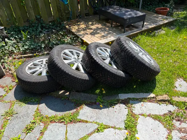 Mazda CX-5 Wheels and rims 225/65/17 Pirelli snow tires in Tires & Rims in City of Toronto - Image 2