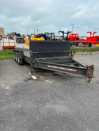 3 - 7000lb axles, onboard battery charger, live power hookup, hydraulic scissor lift, tarp. Excellen...