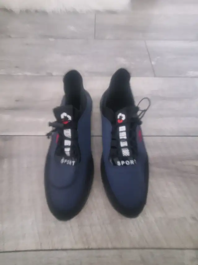 NEW SNEAKERS. in Men's Shoes in Saskatoon - Image 3