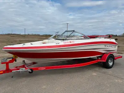 Excellent condition boat with low hours. 2nd owner. 19.5 ft Fish and Ski model. 4.3 Mercruiser MPI 2...