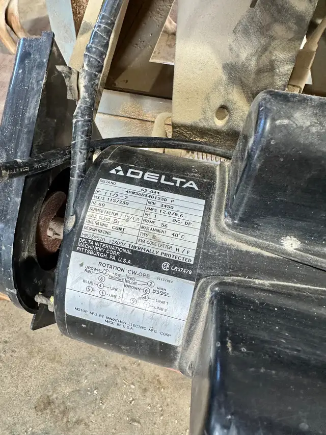 10” Delta deluxe contractor saw in Power Tools in Hamilton - Image 5