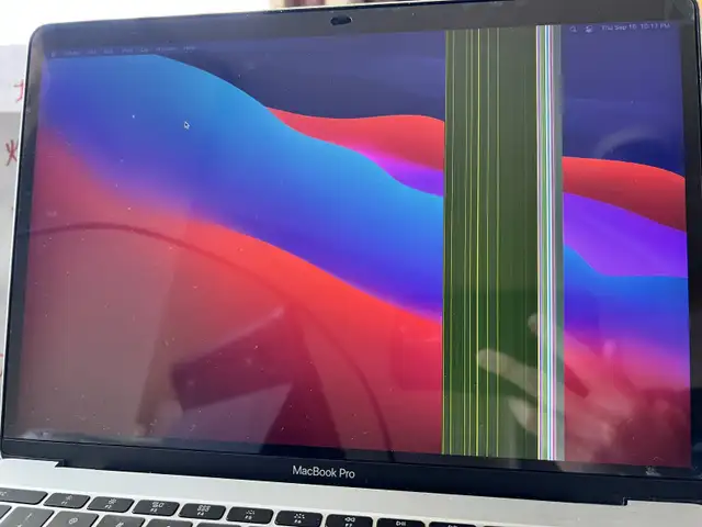 MacBook Pro 13 2017 Screen Defeat in Laptops in Kitchener / Waterloo - Image 4