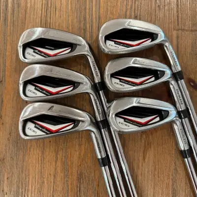 Clubs: Tommy Armour 835 Irons 5-PW right handed Shafts: Tommy Armour Uniflex (between Regular and St...