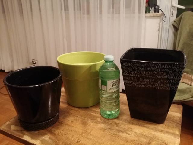 Assorted Flower Plant Pots , Hanging Metal Pots in Storage & Organization in City of Toronto - Image 2