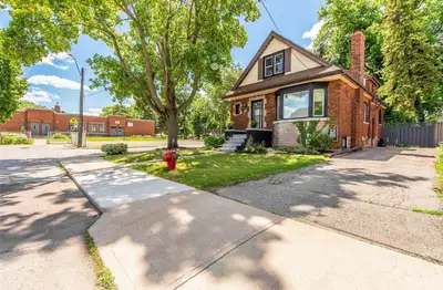 Spacious rooms available near Mohawk College. Furniture available upon request. Looking for good lon...