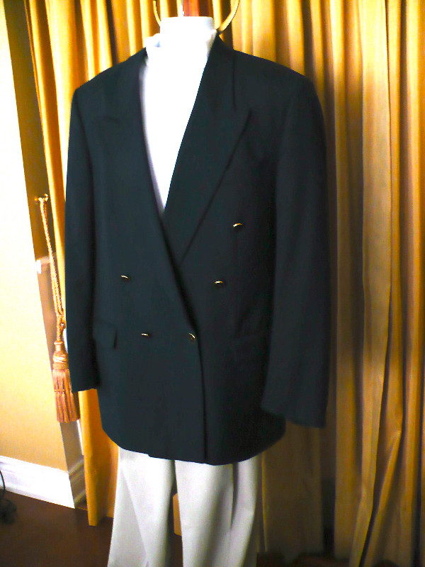 Classic 'Baumler' Navy Blazer - Large - Cost $500. Like New in Men's in City of Toronto - Image 3