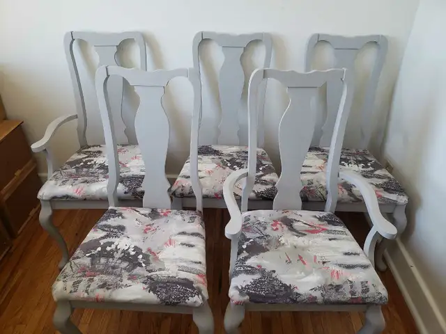 Beautiful Refinished Solid Wood Vintage Set of Dining Chairs in Chairs & Recliners in Kingston - Image 2