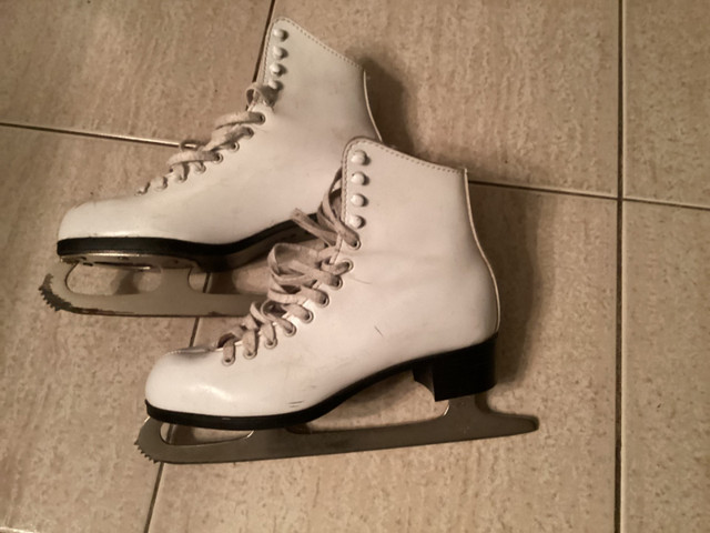 Sandales pour hommes dans Patins et patins à roulettes  à Granby - Image 2