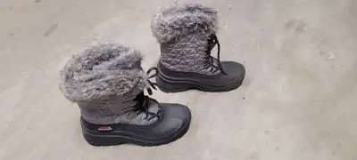 winter boots, View more