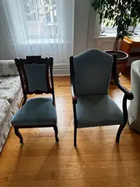  Chaises antiques 