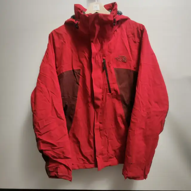North Face Triclimate Hyvent Jacket Wind Rain RED【 MENS MEDIUM 】 in Men's in City of Toronto - Image 2