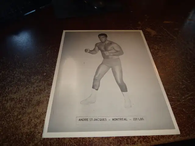 andre st-Jacques  quebec wrestling lutte 1970 black & white les in Arts & Collectibles in Victoriaville - Image 2