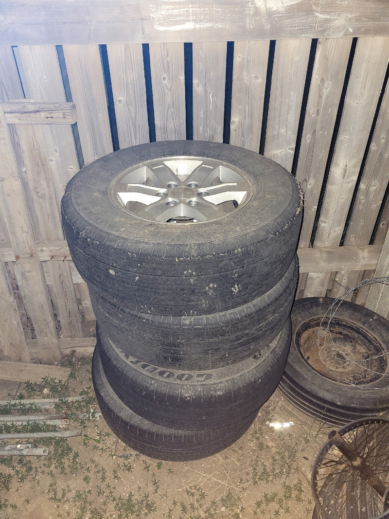 2012 gmc 1500 stock wheels Tires & Rims Medicine Hat Kijiji
