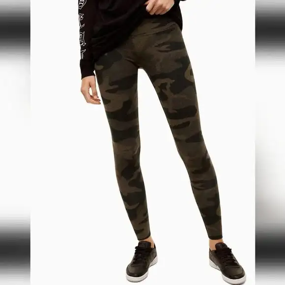 TNA Camo Leggings  in Women's - Bottoms in Calgary - Image 7
