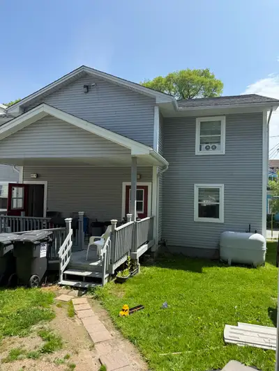 Private 1 bedroom apartment ideal for a couple. New bathroom toilet, brand new stove, full fridge an...