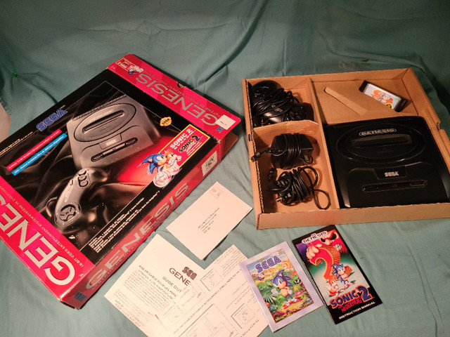 Sega genesis complet avec boite, jeu sonic , livrets ect dans Jouets et jeux  à Laval/Rive Nord - Image 2