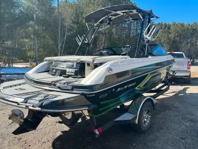 Bateau Larson LSR 2015 -Moteur mercruiser 4.3L 2015 -Moteur mercruiser APNA 2015 -Remorque EAGLE 201...