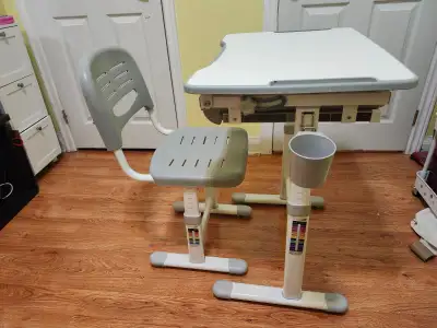 Adjustable kids desk and chair set, View more