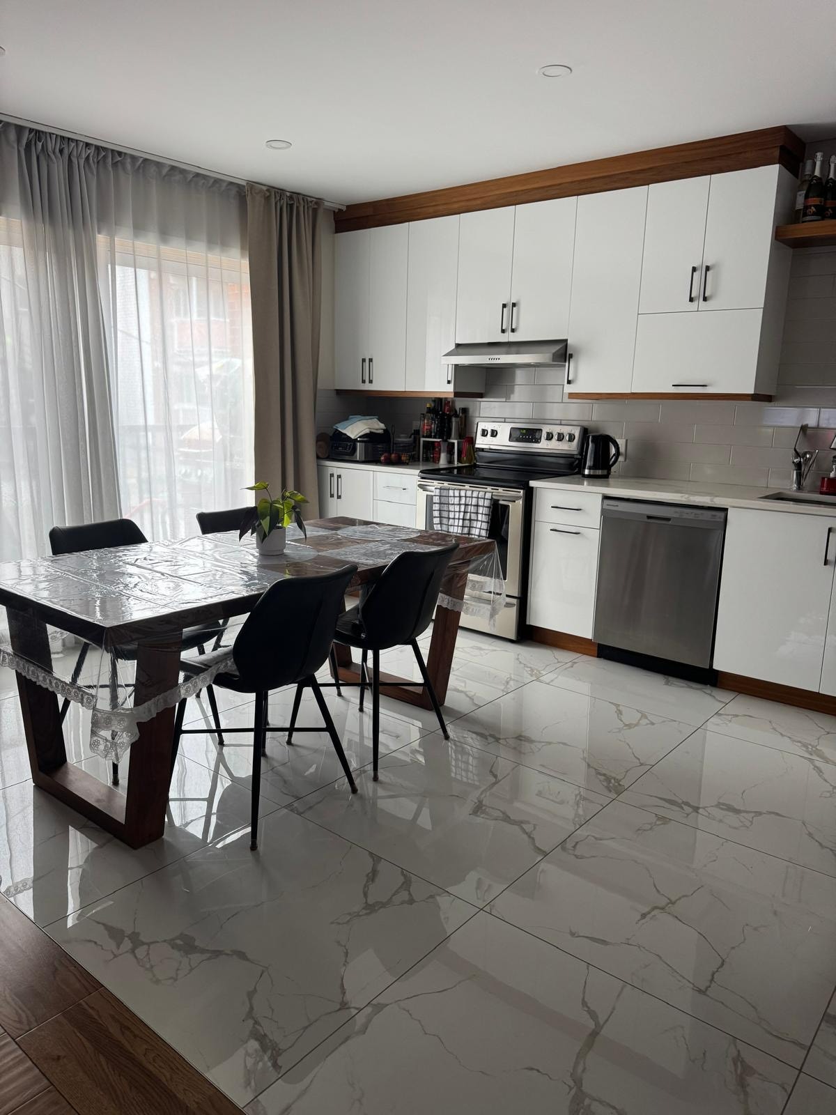 APPARTEMENT 5 1/2 NEUF,LUMINEUX ET MODERNE! — photo 1