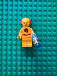 Reverse flash Lego minifigure 