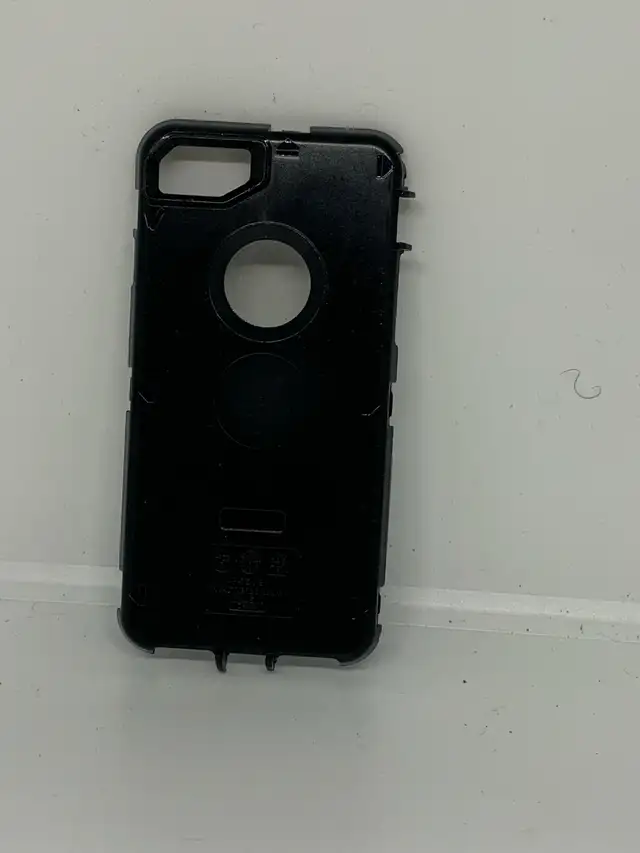 Otterbox iPhone 7/8 Case in Cell Phone Accessories in City of Toronto - Image 2