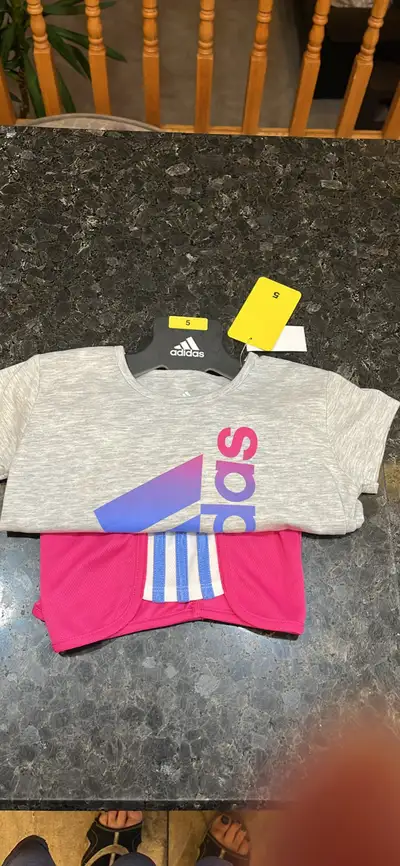 New Adidas girls short set sz 5, View more