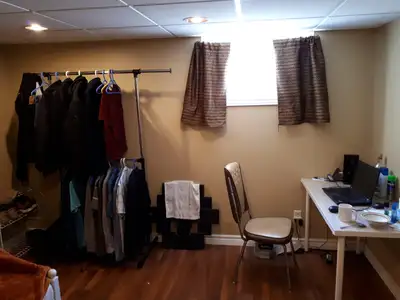 1 rooms available in a newly renovated shared 4 bedrooms basement apartment. Unit includes a share k...