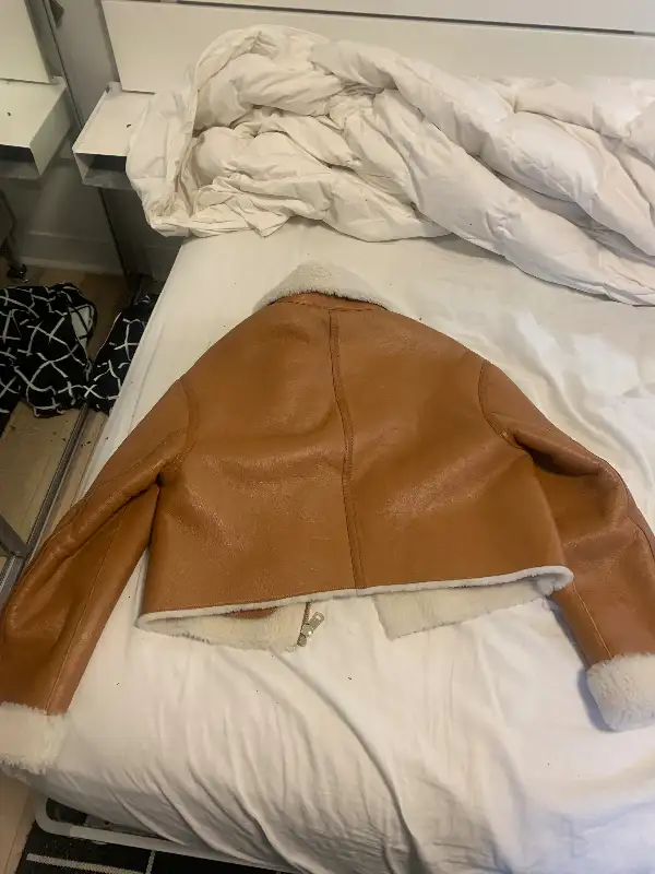 New Massimo Dutti Ladies Womens Sheepskin Leather Jacket XS-S in Women's - Tops & Outerwear in City of Toronto - Image 11