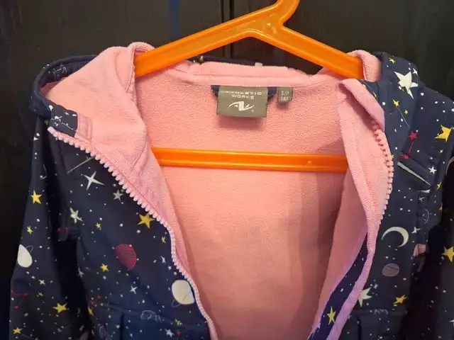 Fall Spring Softshell fleece lined hooded jacket, kids size 6 in Kids & Youth in Hamilton - Image 8