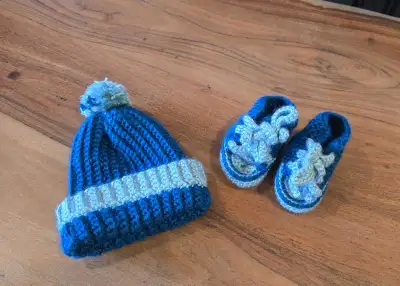 Crochet/ knitted baby hats and booties set,  0-3 months, View more