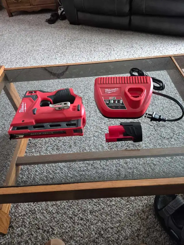 cordless power staple gun