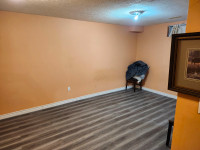 basement rent 1200( 416-825-7740 April 1bed1 bath sep entry