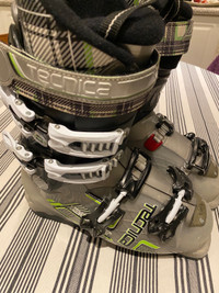 Tecnica Women’s Ski Boots - Size 24/24.5