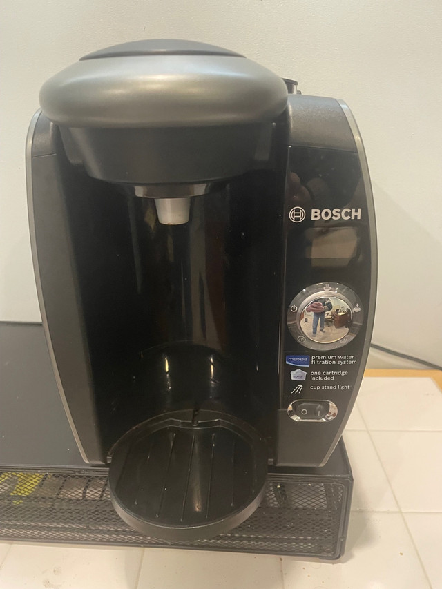 Tassimo by Bosch coffee machine  in Coffee Makers in Oshawa / Durham Region - Image 2