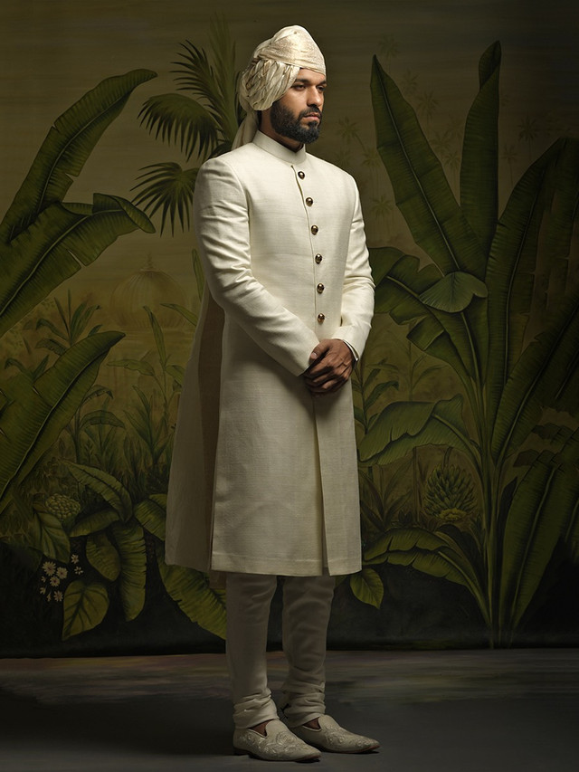 Designer Indian wedding groom sherwani (Punit Arora) in Wedding in Oakville / Halton Region - Image 2