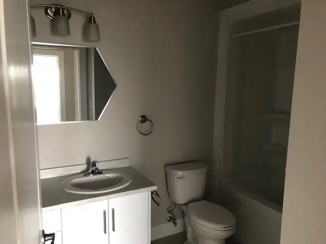 Spacious accessible one bedroom in Stratford in Long Term Rentals in Charlottetown - Image 2
