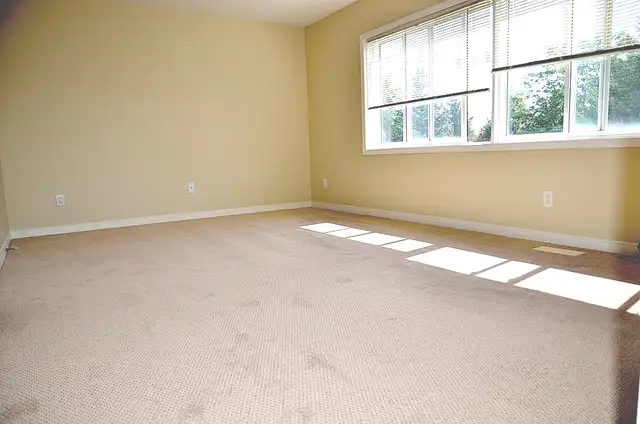 From 2026-05-01,Waterloo-Laurelwood-3 bedrooms-EndUnit-Townhome in Long Term Rentals in Kitchener / Waterloo - Image 6