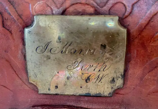 Malle en Cuir Antique Britannique Murray Perth CW c1860 in Arts & Collectibles in City of Montréal - Image 3