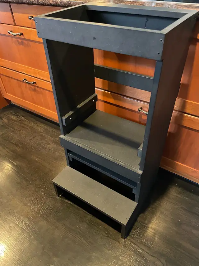 Toddler learning tower in Feeding & High Chairs in Calgary - Image 4