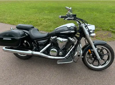 59,422kms 950 cc Black and chrome Hard Saddlebags Drop Bars New bike cover included Runs excellent H...