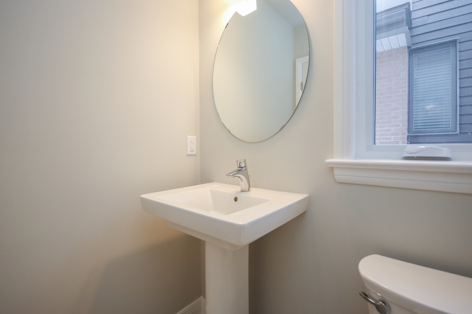 Luxury 3 BR townhome to rent in the Wateridge Village 4