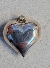 Sterling silver heart pendant nice size but not to heavy