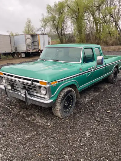 1977 Ford F250 extended cab, 460 motor brand new vintage air, brand new ac, brand new starter, motor...