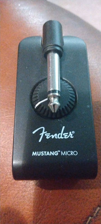 Fender mustang micro 