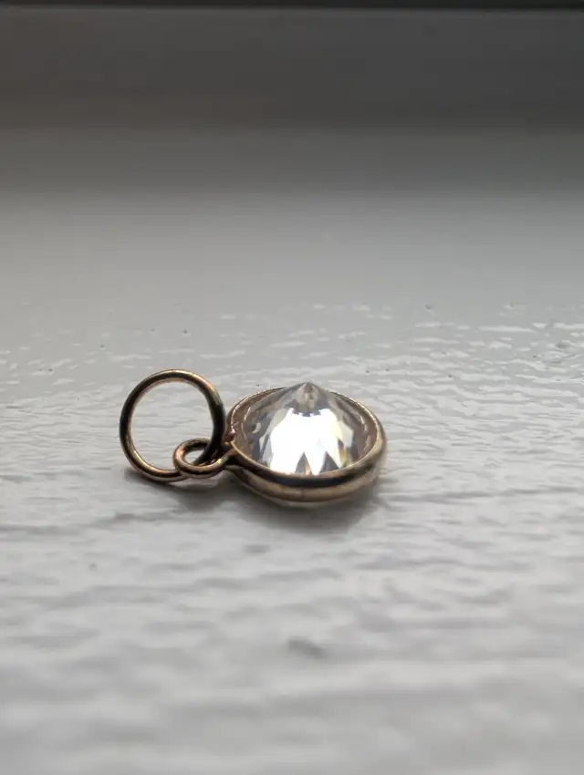 Brand New 10KT Gold Moissanite Necklace Pendant For Sale in Jewellery & Watches in London - Image 7