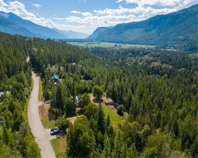 Tucked away in Meadow Creek, just 30 minutes north of Kaslo, BC, this rural retreat offers the perfe...