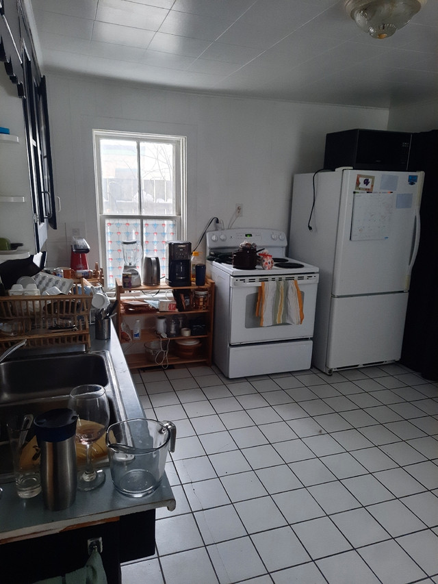 Large room for rent in Westboro with parking Room Rentals & Roommates